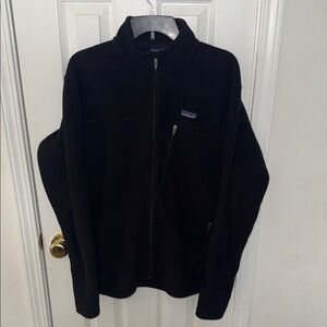 Patagonia Men’s Black Zip-Up Fleece Jacket